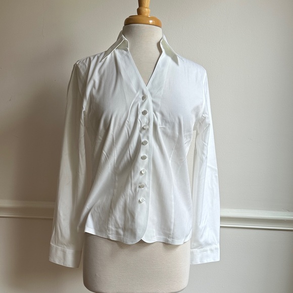 Talbots Tops - Talbots wrinkle resistant stretch white cotton blouse Size 6 EUC
